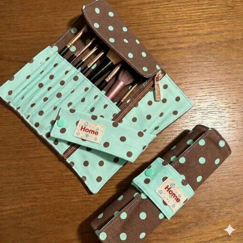 ヴィンテージ風のドット柄ロールアップ式ペンケース。メイクブラ - Makeup のレビューと価格